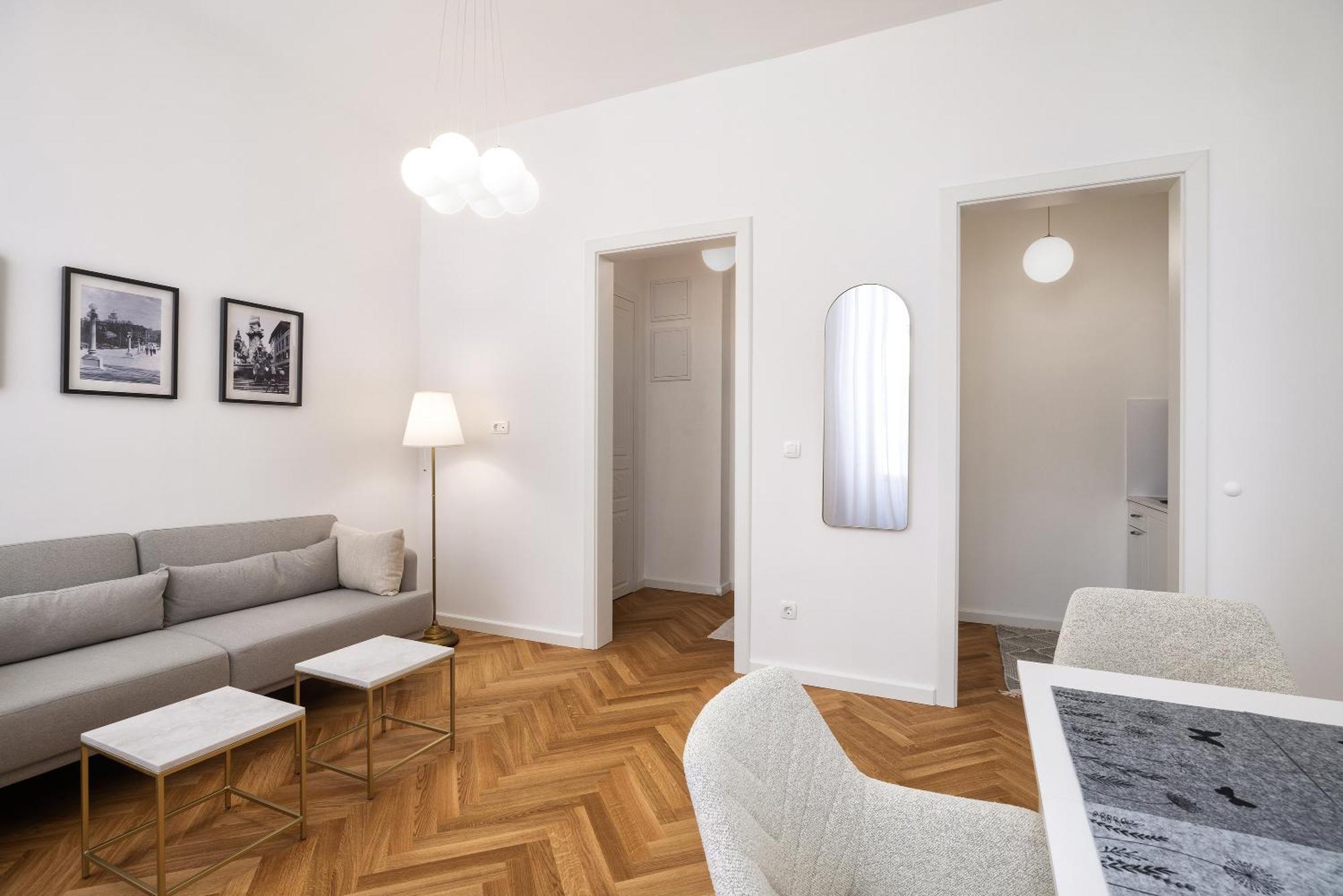Urban Nest Wolfova By The Triple Bridge Appartamento *