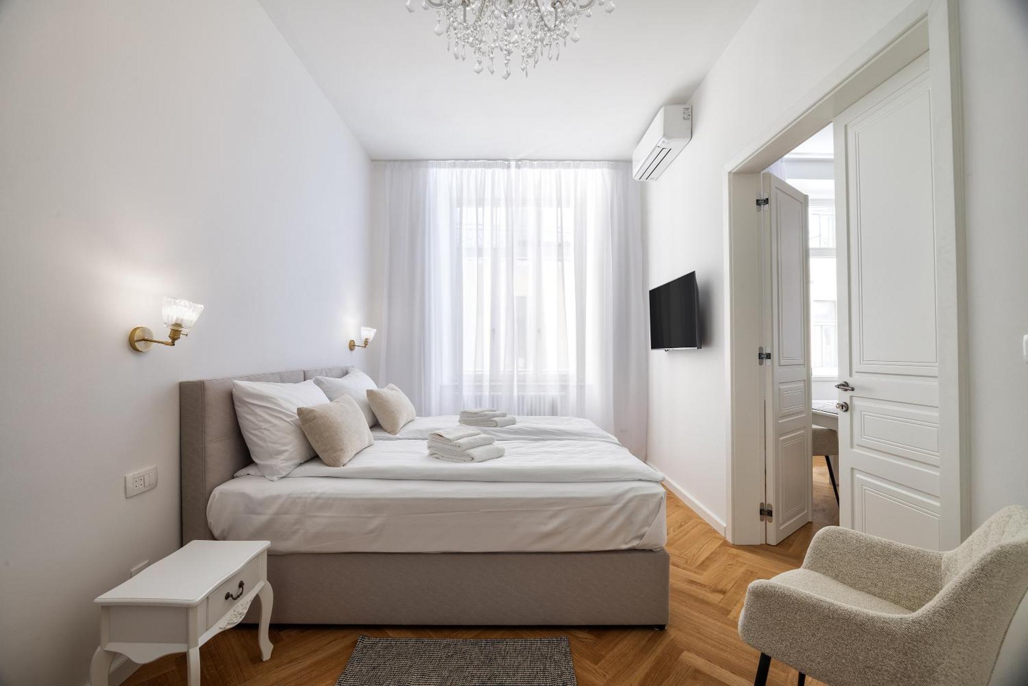 Urban Nest Wolfova By The Triple Bridge Appartamento *