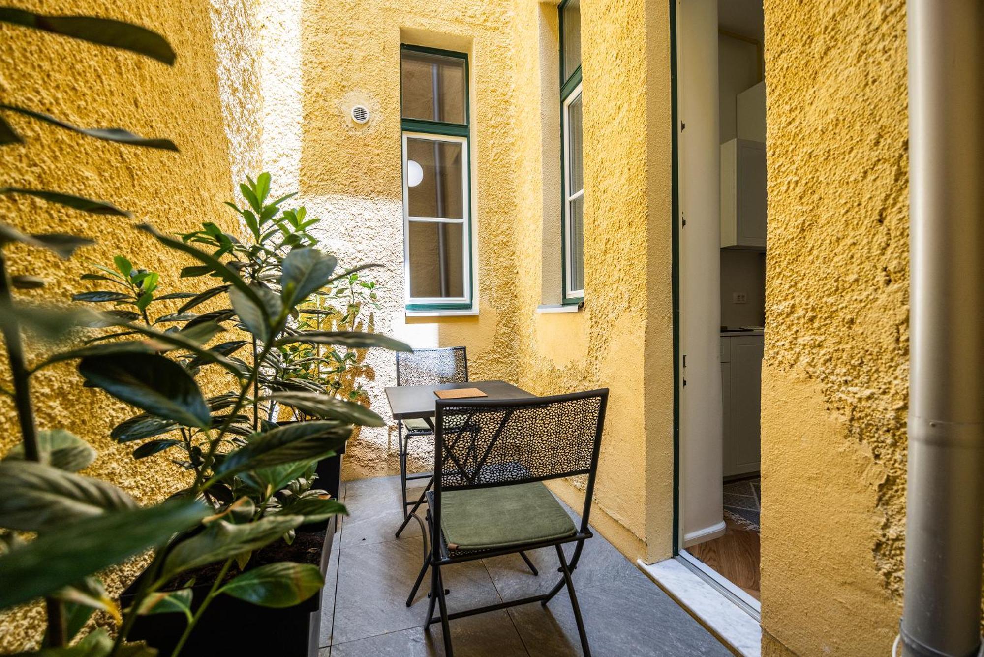 Appartamento Urban Nest Wolfova By The Triple Bridge *